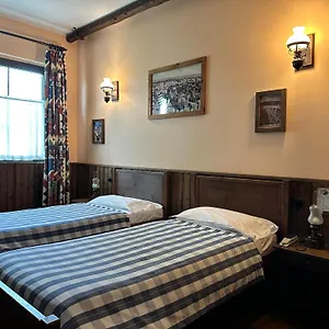 Cowboys Guest Ranch Hotel