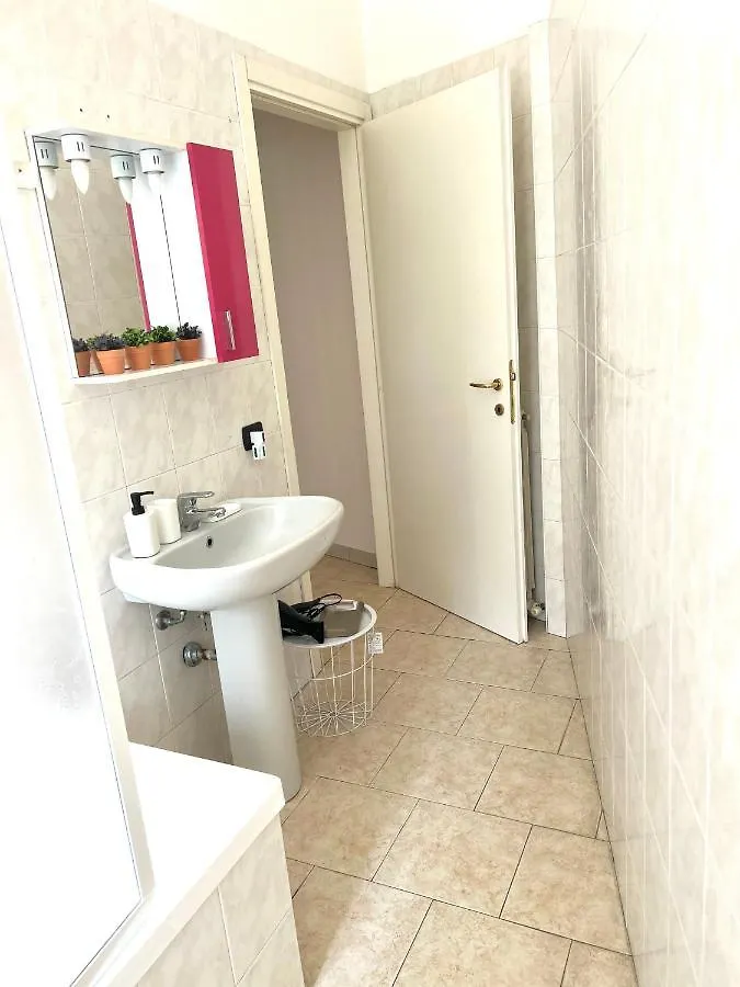 Casa Polly 2 - Ampio E Comodo Appartamento A Voghera